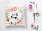 - K2086-1 - Realhomes Çiçek Motifli Think Happy Baskılı Yastık Kırlent Kılıfı Realhomes