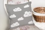 Gri Zeminli Bulut Motifli Dijital Baskılı Dekoratif Kırlent Kılıfı Realhomes