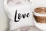 - K2238-2 - Realhomes  Love Yazı Desenli Dijital Baskılı Dekoratif Yastık Kırlent Kılıfı Realhomes