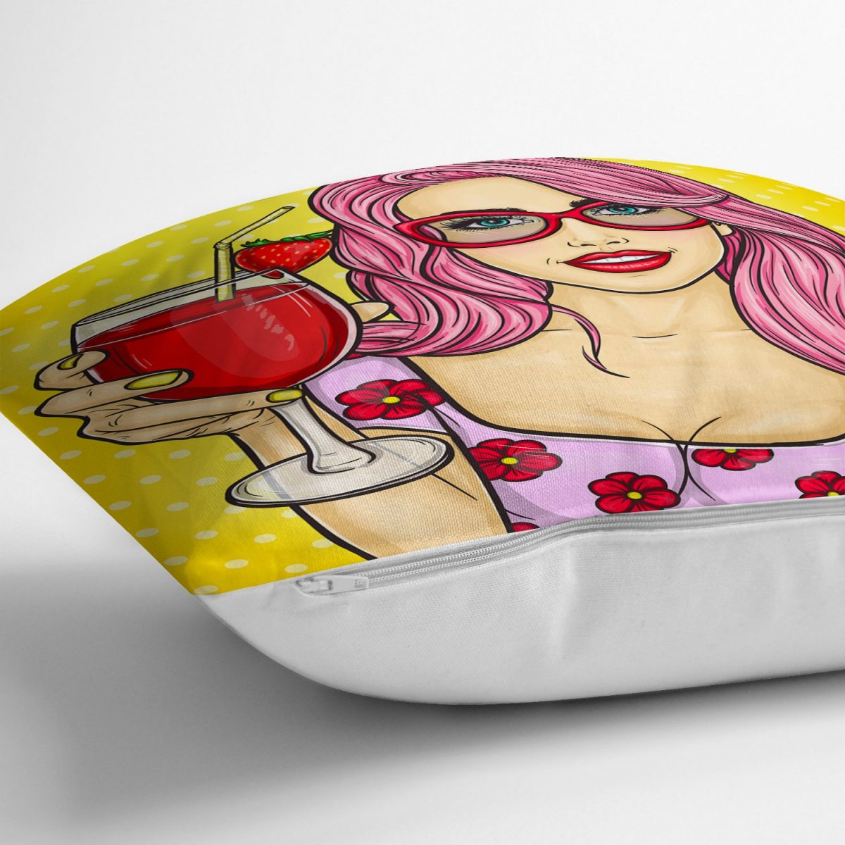 Sarı Zeminli Popart Girl Desenli Dekoratif Yastık Kırlent Kılıfı Realhomes