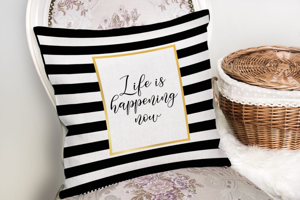 Siyah Beyaz Gold Yazılı Modern Dekoratif Yastık Kırlent Siyah Beyaz Gold Yazılı Modern Dekoratif Yastık Kırlent