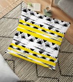 - yerminderi-YER-2337 - Realhomes  Sarı Siyah Üçgen ve Çizgiler Desenli Dekoratif Yer Minderi - 70 x 70 cm Realhomes