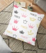 - yerminderi-YER-2421 - Realhomes  Pudra Renk Prenses Taç Motifli Dijital Baskılı Yer Minderi - 70 x 70 cm Realhomes