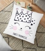 - yerminderi-YER-2569 - Realhomes  Taç Motifli Kalp Desenli Modern Yer Minderi - 70 x 70 cm Realhomes