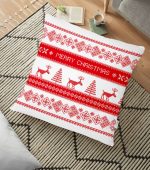 - yerminderi-YER-3026 - Realhomes  Merry Christmas Kanaviçe Görünümlü Geyikler Baskılı Yer Minderi - 70 x 70 cm Realhomes