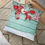 Yeşil Zeminde Yılbaşı Geyikleri Desenli Dekoratif Yer Minderi - 70 x 70 cm Realhomes