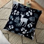 Ekru Zeminli Geyik ve Yaprak Motifler Dijital Baskılı Yer Minderi - 70 x 70 cm Realhomes