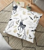 - yerminderi-YER-3043 - Realhomes  Ekru Zeminli Geyik ve Yaprak Motifler Dijital Baskılı Yer Minderi - 70 x 70 cm Realhomes