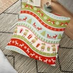 Kırmızı Zeminde Yılbaşı Motifleri Dijital Baskılı Yer Minderi - 70 x 70 cm Realhomes