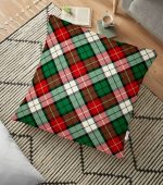 - yerminderi-YER-3079 - Realhomes Yeşil Kırmızı Beyaz Ekose Desenli Dekoratif Yer Minderi - 70 x 70 cm Realhomes