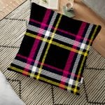 Siyah Beyaz Ekose Desenli Dekoratif Yer Minderi - 70 x 70 cm Realhomes