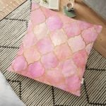 Siyah Zeminde 3D Çiçekler Temalı Modern Yer Minderi - 70 x 70 cm Realhomes