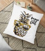 - yerminderi-YER-3220 - Realhomes  Beyaz Zeminde 3D Ananas Özel Tasarımlı Yer Minderi - 70 x 70 cm Realhomes