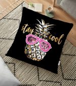 - yerminderi-YER-3228 - Realhomes Siyah Zeminde Cool Ananas Desenli Modern Yer Minderi - 70 x 70 cm Realhomes