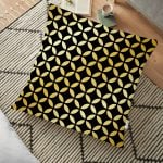 Modern Altın Çizgiler Özel Tasarımlı Yer Minderi - 70 x 70 cm Realhomes