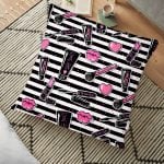 Mor Zeminli Pop Art Tasarımlı Dijital Baskılı Dekoratif Yer Minderi - 70 x 70 cm Realhomes