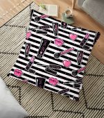 - yerminderi-YER-3286 - Realhomes Siyah Çizgili Popart Makeup Desenli Dekoratif Yer Minderi - 70 x 70 cm Realhomes