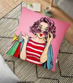 - yerminderi-YER-3289 - Realhomes  Pembe Zeminli Popart Desenli Dekoratif Yer Minderi - 70 x 70 cm Realhomes