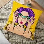 Pembe Zeminli Popart Desenli Dekoratif Yer Minderi - 70 x 70 cm Realhomes