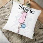 Siyah Zeminli Super Girl Tasarımlı Dijital Baskılı Yer Minderi - 70 x 70 cm Realhomes