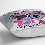 - yerminderi-YER-3305-1 - Realhomes  Çiçekler ve Fotoğraf Makinesi Tasarımlı Dijital Baskılı Yer Minderi - 70 x 70 cm Realhomes