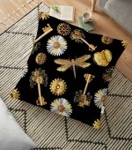 - yerminderi-YER-3323 - Realhomes  Siyah Zeminde Etnik Objeler Özel Tasarımlı Yer Minderi - 70 x 70 cm Realhomes