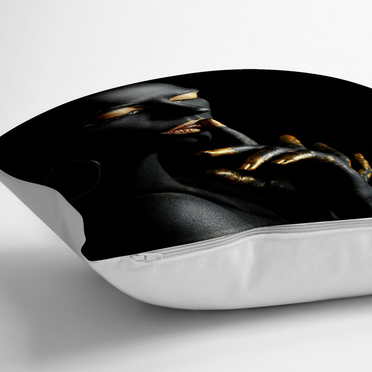 Siyahı Kadın Motifli Özel Tasarım Yer Minderi - 70 x 70 cm Realhomes