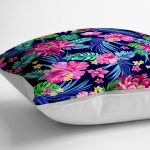 - yerminderi-YER-3426-1 - Realhomes  Siyah Zeminde Renkli Zambaklar Tasarımlı Dijital Baskılı Yer Minderi - 70 x 70 cm Realhomes