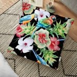 Siyah Zeminde Renkli Zambaklar Tasarımlı Dijital Baskılı Yer Minderi - 70 x 70 cm Realhomes