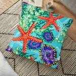 Mavi Çizgili Deniz Yıldızları Tasarımlı Dijital Baskılı Dekoratif Yer Minderi - 70 x 70 cm Realhomes