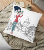Beyaz Zeminde Roma Fashion Girl Tasarımlı Dijital Baskılı Yer Minderi - 70 x 70 cm Realhomes