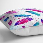 - yerminderi-YER-3510-1 - Realhomes  Açık Mavi Zeminde Renkli Tüyler Tasarımlı Dijital Baskılı Yer Minderi - 70 x 70 cm Realhomes