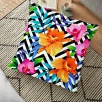 Geometrik Zeminli Mor Zambaklar Dekoratif Yer Minderi - 70 x 70 cm Realhomes