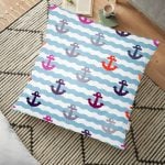 Beyaz Zeminde Yıldız ve Midye Desenli Dekoratif Yer Minderi - 70 x 70 cm Realhomes