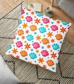 - yerminderi-YER-3545 - Realhomes  Beyaz Zeminde Yıldız ve Midye Desenli Dekoratif Yer Minderi - 70 x 70 cm Realhomes