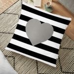 Modern Kalp Desenli Dijital Baskılı Dekoratif Yer Minderi - 70 x 70 cm Realhomes