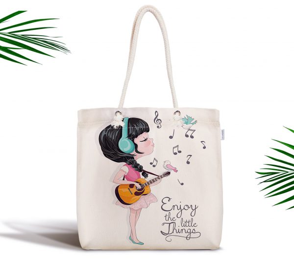 - kumas-canta-2329 - Realhomes  Şarkı Söyleyen Kız Desenli Dijital Baskılı Fermuarlı Kumaş Çanta Realhomes