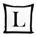 RealHomes Siyah Beyaz M Harfli Yastık Kırlent Kılıfı Realhomes