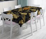 - realhomesMasa3169 - Realhomes  Siyah Zeminde Altın Yapraklar Desenli Dekoratif Leke Tutmaz Masa Örtüsü Realhomes
