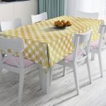 Pembe Zigzag Desenli Altın Detaylı Modern Leke Tutmaz Masa Örtüsü Realhomes