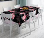 - realhomesMasa3314 - Realhomes  Siyah Zeminde Lilyum ve Flamingo Özel Tasarım Leke Tutmaz Masa Örtüsü Realhomes