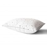 - Dik-4367-1 - Realhomes Beyaz Zeminde Renkli Kalpler Çocuk Odası Dikdörtgen Yastık Kılıfı Realhomes