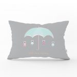 Pembe Zeminde Şemsiye ve Sevimli Ayıcıklar Motifli Bebek Odası Dikdörtgen Yastık Kılıfı Realhomes