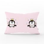 - Dik-4416 - Realhomes Gri Zeminli Uçan Sevimli Penguen Tasarımlı Bebek Odası Dikdörtgen Yastık Kılıfı Realhomes