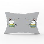 - Dik-4427 - Realhomes Gri Zeminde Kardan adam Çizim Desenli Bebek Odası Dikdörtgen Yastık Kılıfı Realhomes
