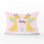 Pembe Zeminde Sevimli Ayıcık Tasarımlı Bebek Odası Dikdörtgen Yastık Kılıfı Realhomes