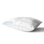 - Dik-4488-1 - Realhomes Mavi Beyaz Zeminde Hello Yazılı Bebek Odası Dikdörtgen Yastık Kılıfı Realhomes