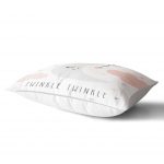 - Dik-4502-1 - Realhomes Beyaz Zeminde Pembe Yıldız Desenli Özel Tasarım Bebek Odası Dikdörtgen Yastık Kılıfı Realhomes