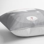 Pembe Zeminde Mutlu Ayıcık Desenli Bebek Odası Yastık Kırlent Kılıfı Realhomes