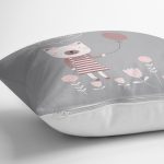 - realhomescomtr-K4413-1 - Realhomes Pembe Zeminde Balon ve Ayıcık Desenli Bebek Odası Yastık Kırlent Kılıfı Realhomes
